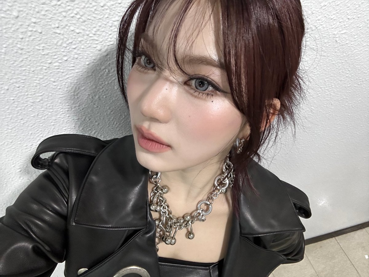 fleurswith's tweet image. chaerongie update 🫧