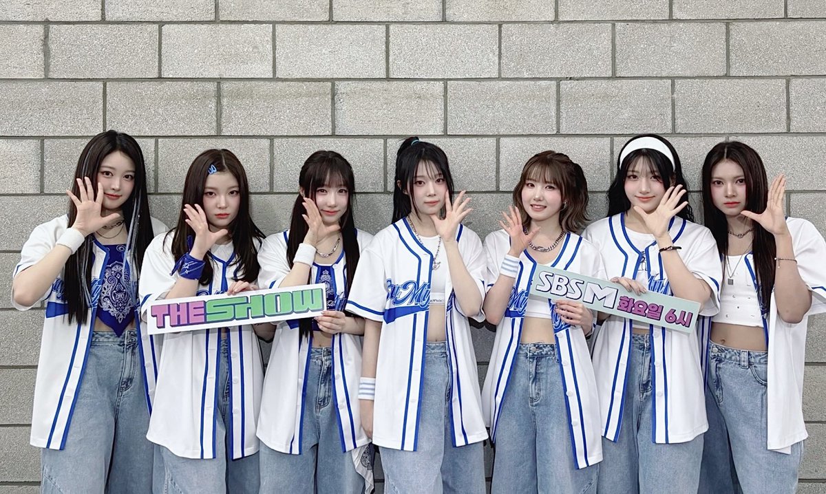 theshow_offcl's tweet photo. 세마넴 무대 기다려지는 사람 손 들어!
라고 했더니
지구가 성게 모양이 됐어..✨

뭐지 이 밀려오는 청량함과 귀여움은... ❔ 
요즘 청량 음료 마시는 대신에
울 짱마넴 #1,2,3,4 무대 봄
요즘 봄바람 쐬러 나가는 대신에
울 짱마넴 미모 한 번 더 봄 ლ(╹◡╹ლ)
#더쇼 #SAYMYNAME #1,2,3,4 @sa2m2nam3