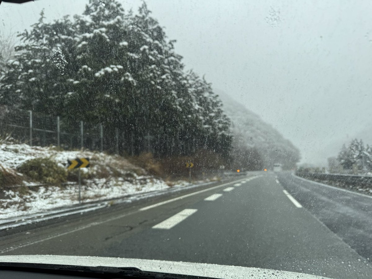 kozpaper's tweet photo. 搬出作業!
メインではなく車両提供だけだったけど‥‥‥雪まじりの雨だからか?なんとなく寂しいなぁ〜祭りのあとか‥‥
Apollonさんありがとうございました♪
#Apollom
#リファービッシュコーティング
#宮ヶ瀬ヴィレッジ
#FT400
#コズ紙オートバイサービス https://t.co/qBNNVE6Vlr
