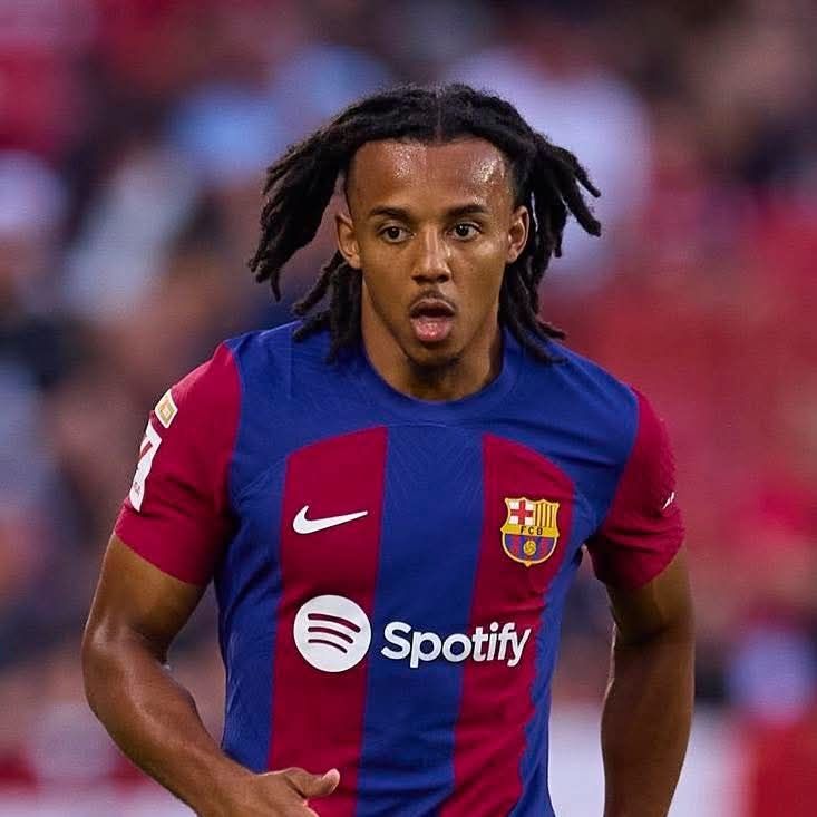 Jules Koundé:

"Football players can go six months or even a whole year without getting paid and still live comfortably, without it affecting them at all...

Unlike the people who leave their homes at 7 AM and come back at 8 PM, just to earn a small amount for their families...