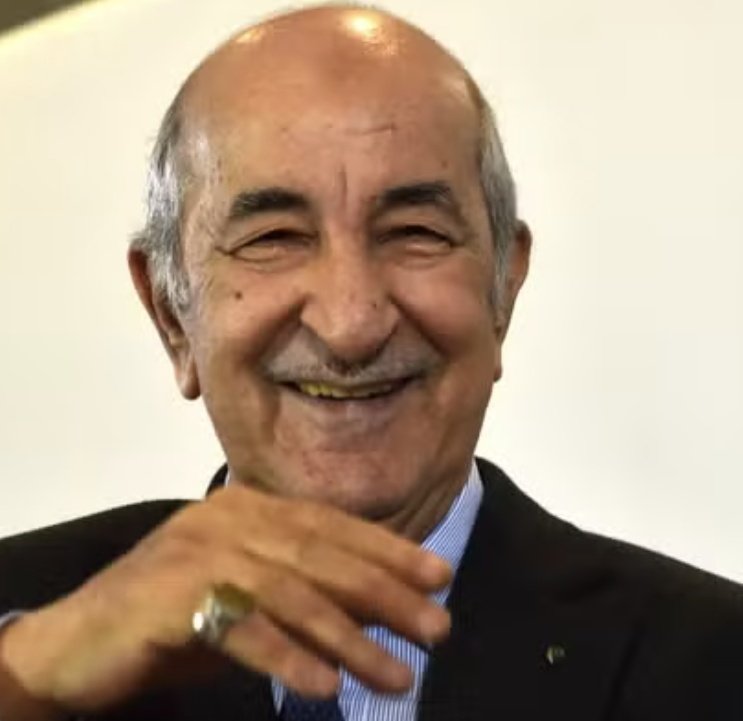Escalet83's tweet photo. 🇫🇷SCANDALE TOTAL :
Au lieu de demander la libération de #BoualemSansal et de virer les OQTF, @EmmanuelMacron vient de se mettre d'accord avec le président algérien #Tebboune afin d'ACCÉLÉRER et de FACILITER l'immigration #algérienne.
🇫🇷C'est de la haute trahison.
#MacronDegage https://t.co/6pgcU4Ax7W