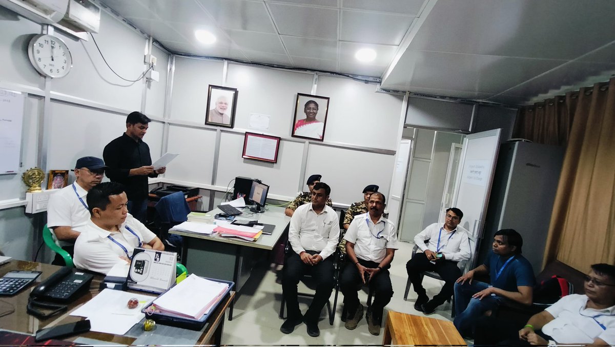 AAI_Lengpui's tweet photo. "AAI Lengpui celebrated the 30th AAI Day at the AIC office, Lengpui, alongside CRPF, MET, and airline officers. A day of unity, commitment, and excellence in aviation! ✈️ #AAIDay #30YearsOfExcellence #StrongerTogether" https://t.co/uK4rYf2pNz