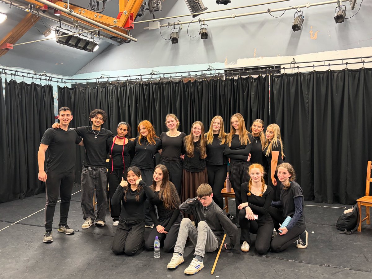 CherwellArts's tweet photo. our Y12 A Level drama students performed their devising pieces last week and they were amazing - well done all! 🎭 https://t.co/VtCef1mxwu