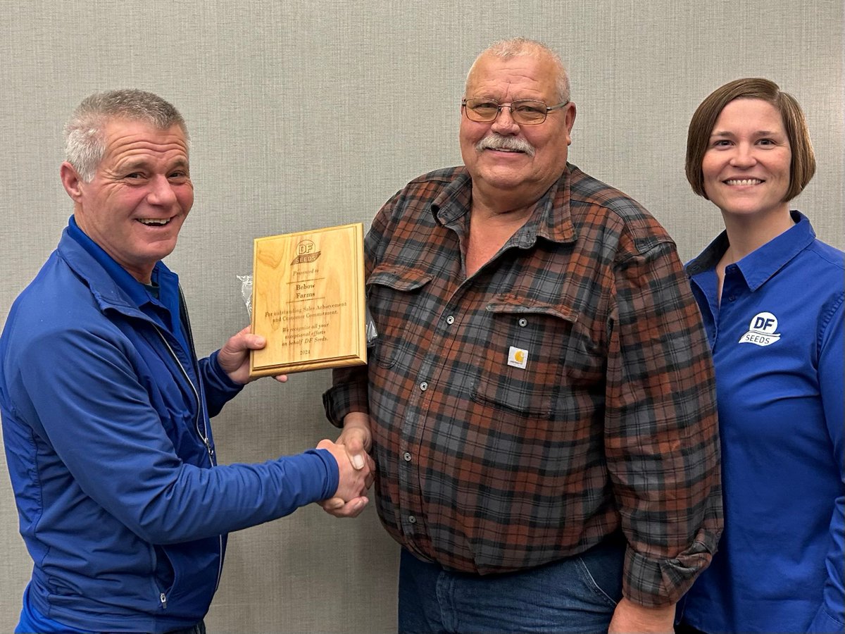 We're excited to highlight our 2025 DF Seeds Dealer Difference Award winners! Congrats to Bebow Brothers Farm—Seth, Andrew, and Randy Morrow—who bring expertise in organic farming and dedication to their customers. Thanks for all you do! 🤝 #DealerDifference