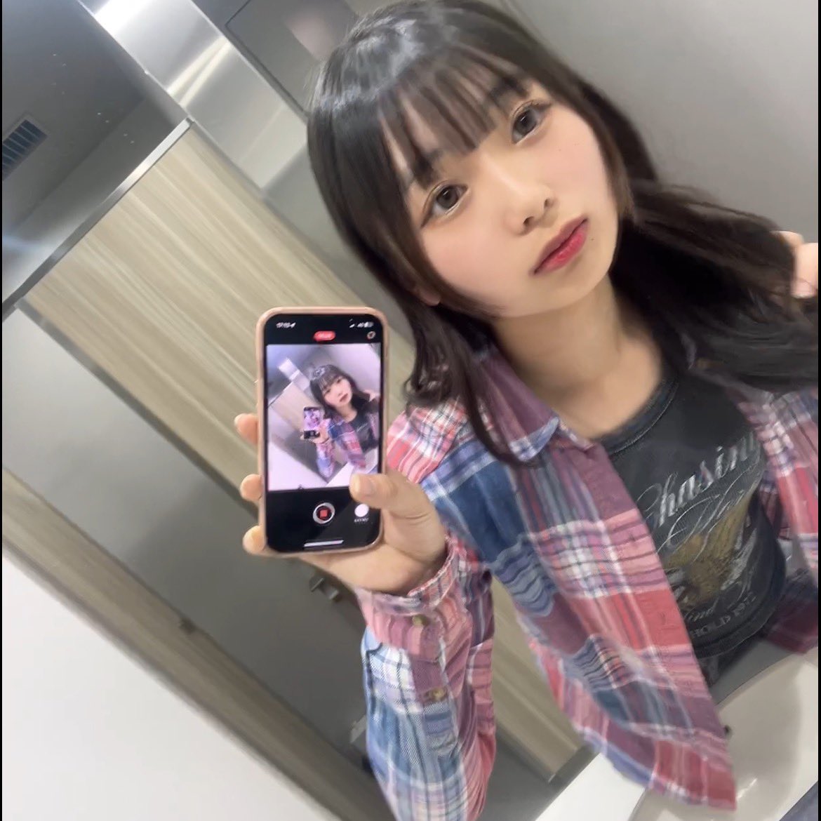 早くTikTokの伸び戻してさらにバズって高二のうちに7万人いきます👍🏻👍🏻

tiktok.com/@mana081905?_t…

まだフォローしてない方いたらフォローしてください絶対有名なります‼️‼️