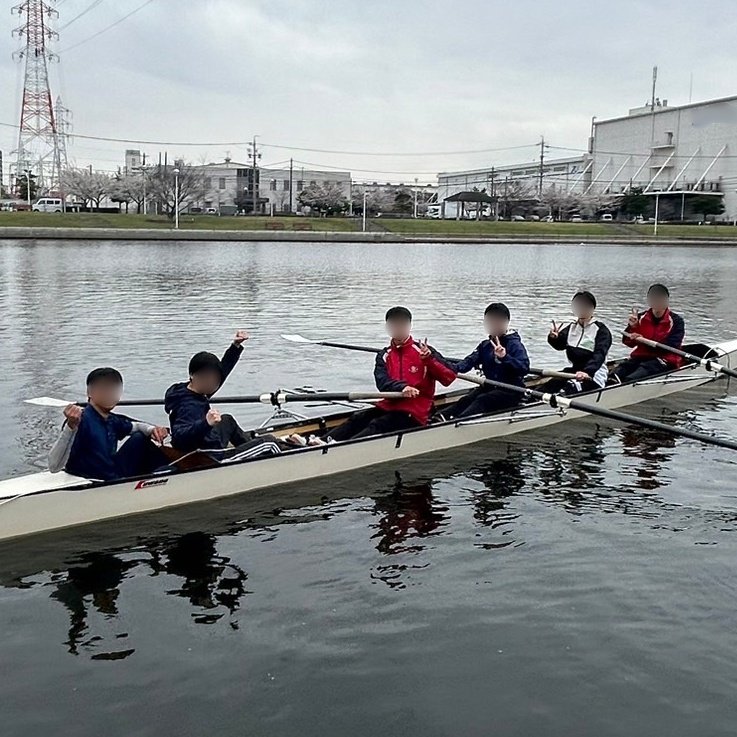 ash_rowing's tweet image. 【4/1試漕会】
本日4/1の試漕会に、「14人」もの新入生が来てくれました🎉
春休みには明日と4日後にも試漕会を行いますので気になる方はぜひお越し下さい🚣🚣🚣
詳細はDMへ‼️
#春から旭丘 #旭丘高校 #試漕会