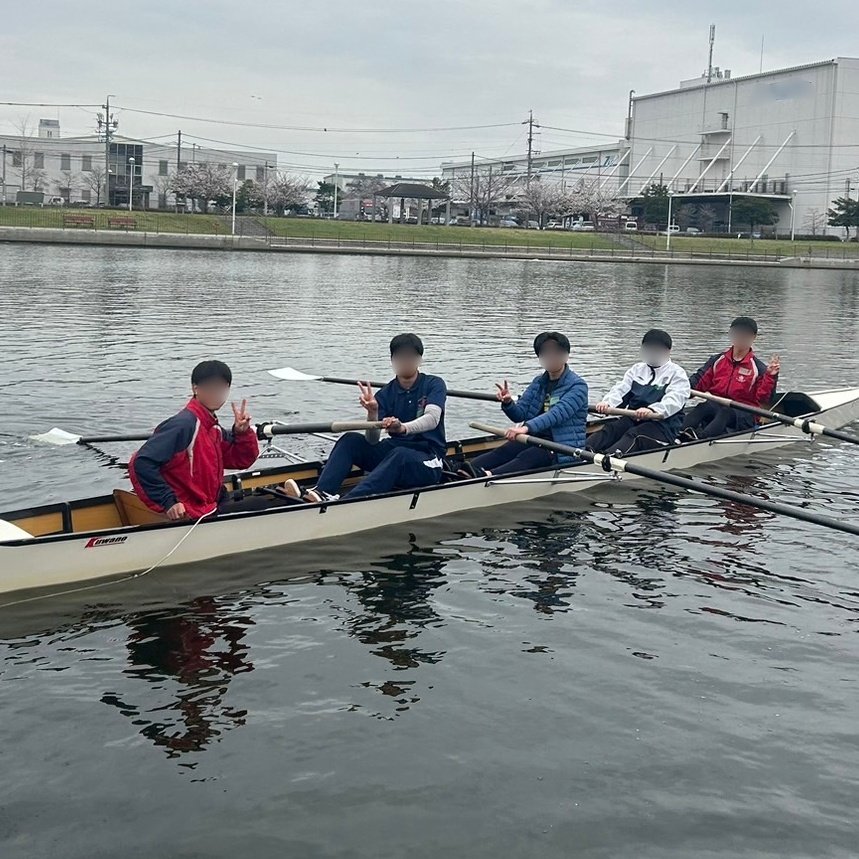 ash_rowing's tweet image. 【4/1試漕会】
本日4/1の試漕会に、「14人」もの新入生が来てくれました🎉
春休みには明日と4日後にも試漕会を行いますので気になる方はぜひお越し下さい🚣🚣🚣
詳細はDMへ‼️
#春から旭丘 #旭丘高校 #試漕会