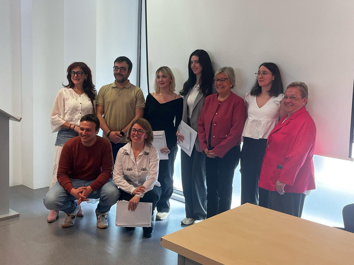 jbarceloprats's tweet image. Avui s&apos;ha celebrat, al @COIBarcelona, la 2a Jornada d&apos;Història de la Infermeria de @FEBEassociacio. Una de les novetats ha estat l&apos;entrega de premis als millors TFG d&apos;aquest àmbit. Enhorabona a les premiades (dos d&apos;elles són exalumnes de la Facultat d&apos;Infermeria @universitatURV).