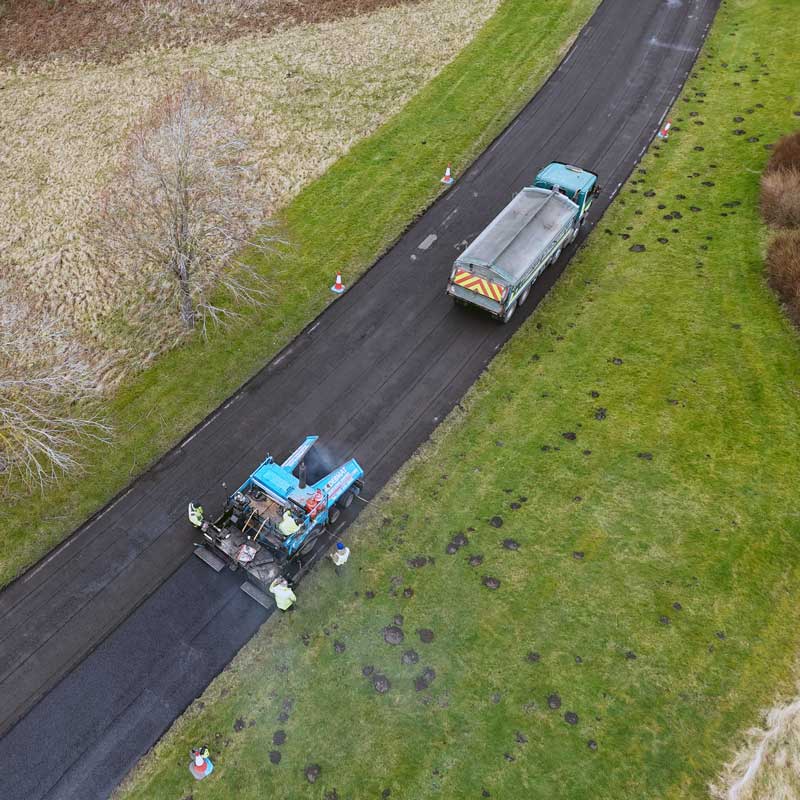 Another quality finish at Slaley Hall ✅

900m of resurfacing complete with 600 tonnes of Stone Mastic Asphalt and new line markings. A proud job for the Debmat team.

📞 0191 413 6855
🔗 debmatsurfacing.co.uk/projects/slale…

#Northumberland #RoadResurfacing #ConstructionUK