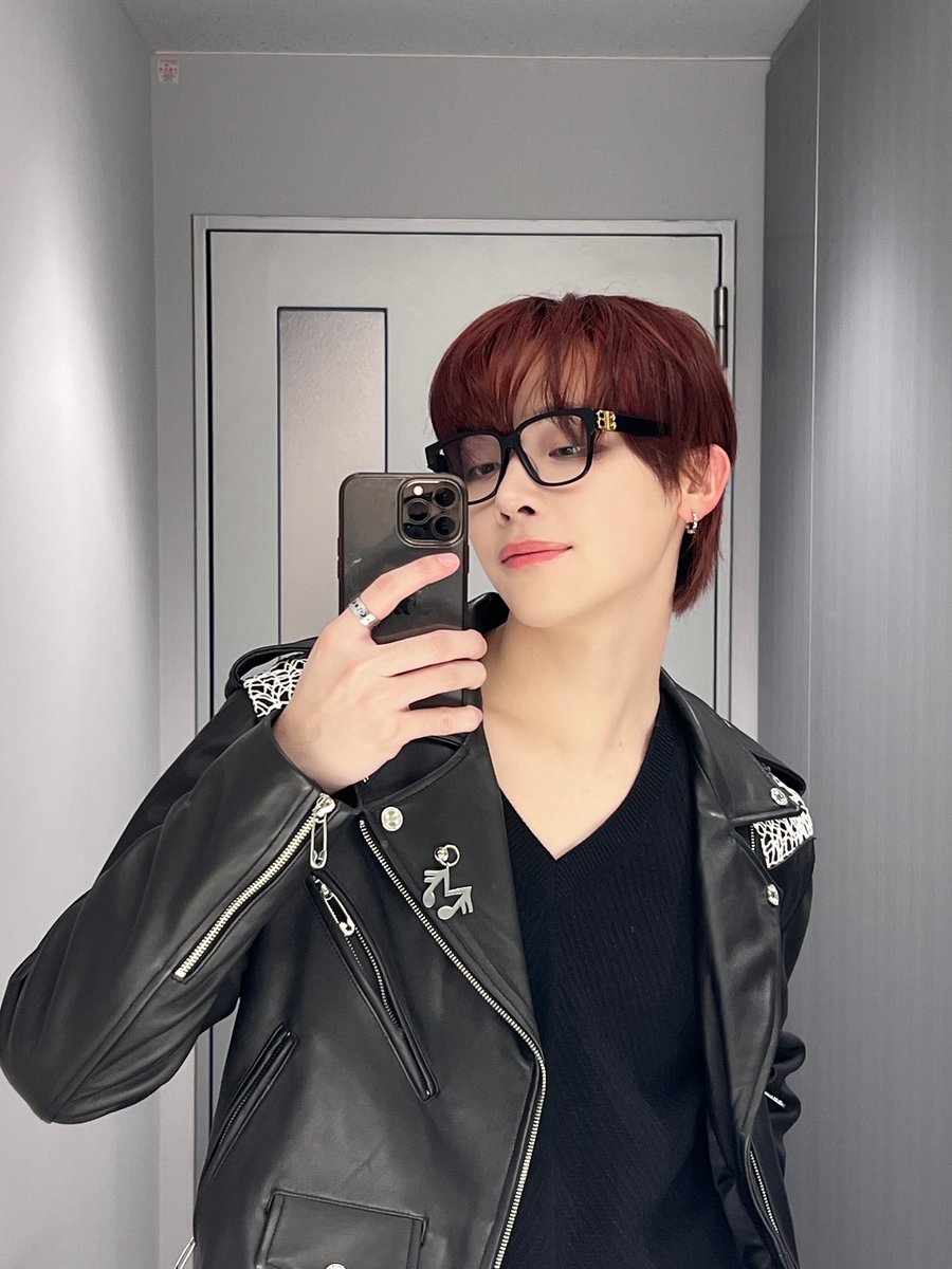 79tlqkf97's tweet image. 새삼 이름이랑 생김새가 ㅁㅊ새키님처럼 착붙이라 애니매걸마냥 털썩,     주저앉음