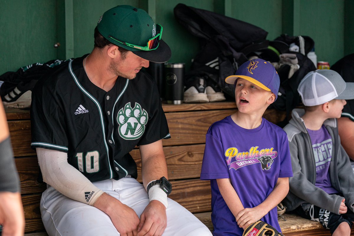 NWBearcatBSB's tweet photo. Thank you, Mound City Little League, for spending the day with us on Saturday!⚾💚 Keep chasing your dreams! #ThankYou #LittleLeagueDay #OABAAB https://t.co/ob3wqkyV49