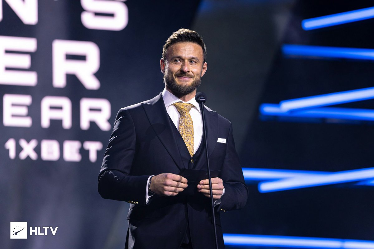 Biznesmen ze mnie żaden, ale aspirujący żeby kiedyś zostać 😉
Wczoraj ruszyły zapisy i w ciągu godziny wyprzedaliśmy  65 miejsc na edycję dla dorosłych <a href="/pashagamingcamp/">pashagamingcamp</a> 
Program dzienny dopieszczony, każdy zawsze znajdzie coś dla siebie.
Generalnie PGC to moje oczko w głowie.
I