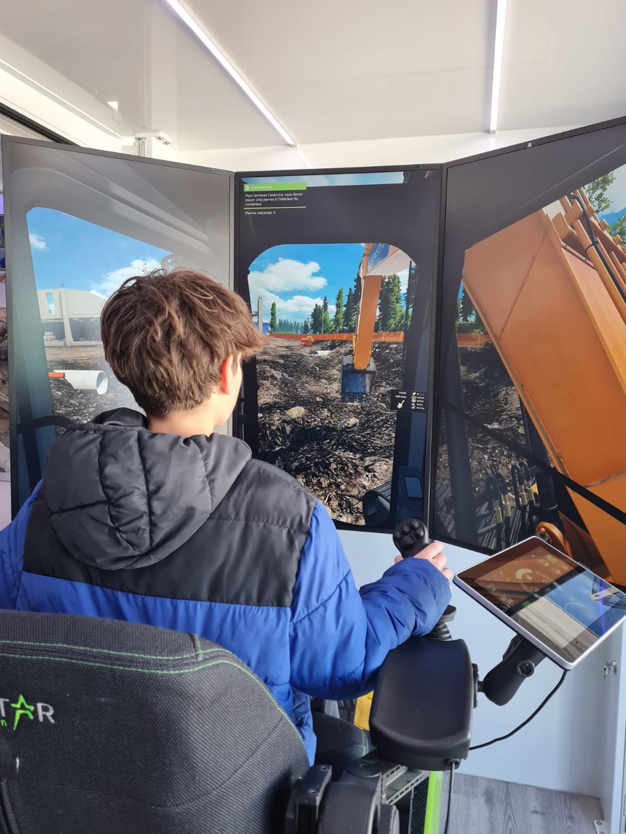 #Étape2 🚛 Inauguration ce matin de la Caravane des Métiers à Valence, avant d’accueillir les visiteurs ! 

<a href="/AURAOrientation/">Auvergne-Rhône-Alpes Orientation</a> 

#métiersdesTP #caravanedesmétiers 
#valence #travauxpublics 
#auvergnerhônealpes #TP 
#acteurspourlaplanète