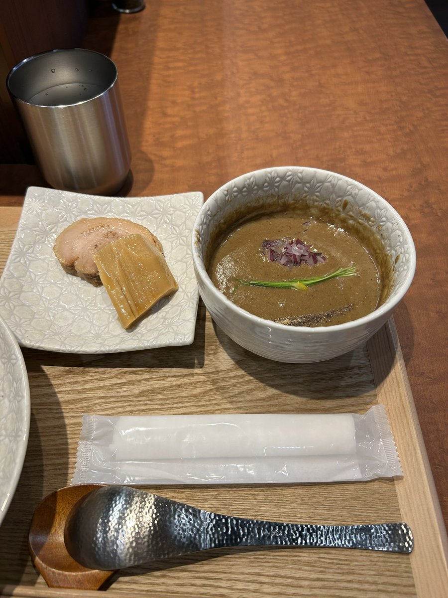 mitsu9991_k's tweet photo. 手打式特級多加水　御影麺　鏑矢

やっと行けた😅久しぶりに佐久間さんにも会え、丁寧に挨拶して頂きました🙏

味は皆さん書いてる様に言う事無しです😊✨食べればわかる❗️夫婦で大満足でした✨

必ずまたお伺いします✨ごちそうさまでした✨応援してます❗️ https://t.co/8ccoPniYfI