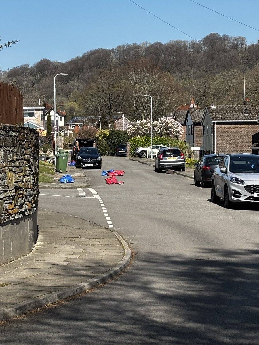 emmsy6's tweet photo. Yep these new recycle bags are a great plan @cardiffcouncil 🙄
Smartest gust of wind… https://t.co/nNn8CGAmxh