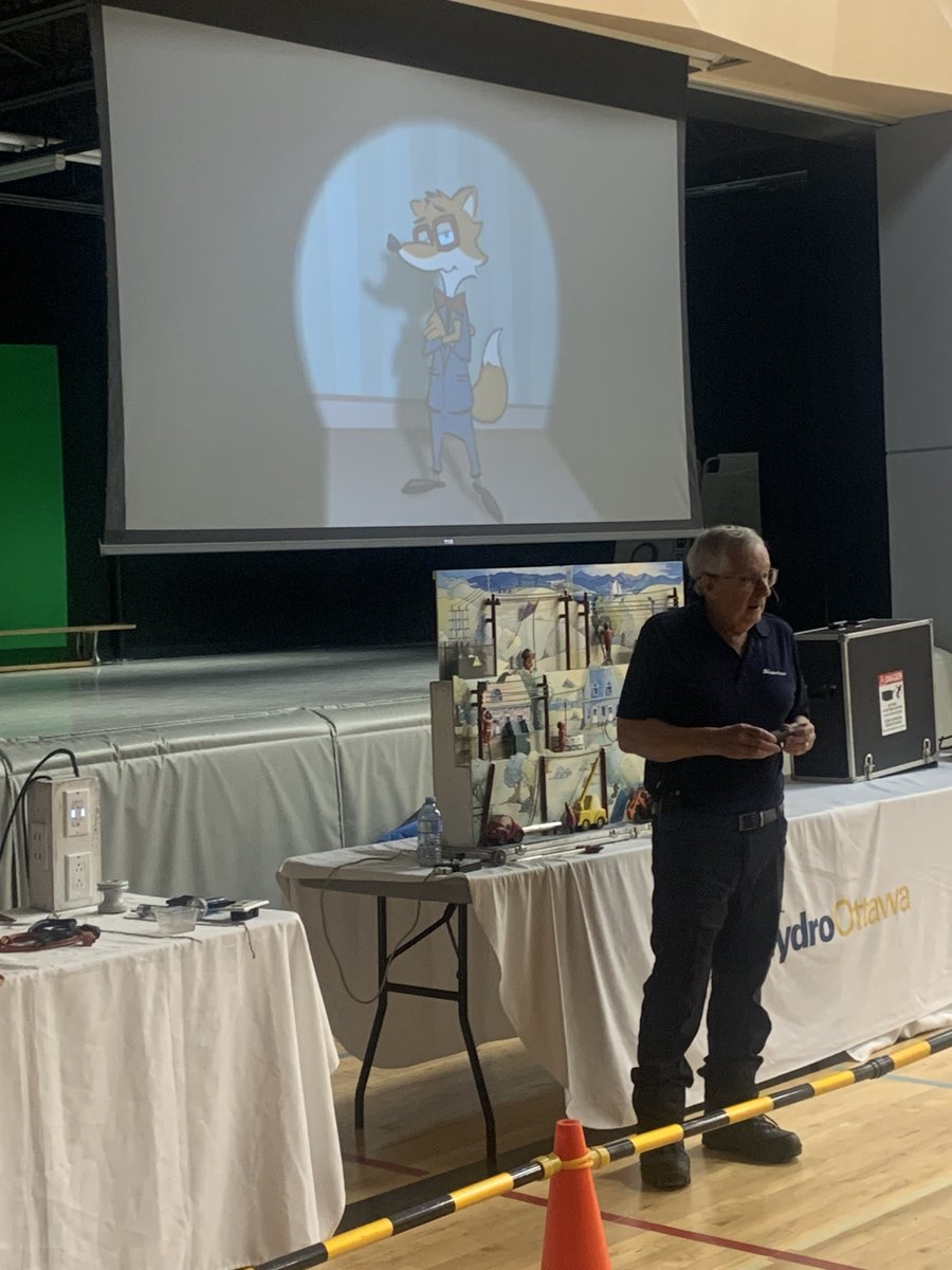 On Thursday, Fern and <a href="/hydroottawa/">Hydro Ottawa</a> had an exciting day teaching the staff and students at <a href="/VRPSocdsb/">Vimy Ridge PS</a> about electrical safety! ⚡️ Through real-life stories and hands-on experiments, they made learning both fun and impactful. #ElectricalSafety #STEMEducation