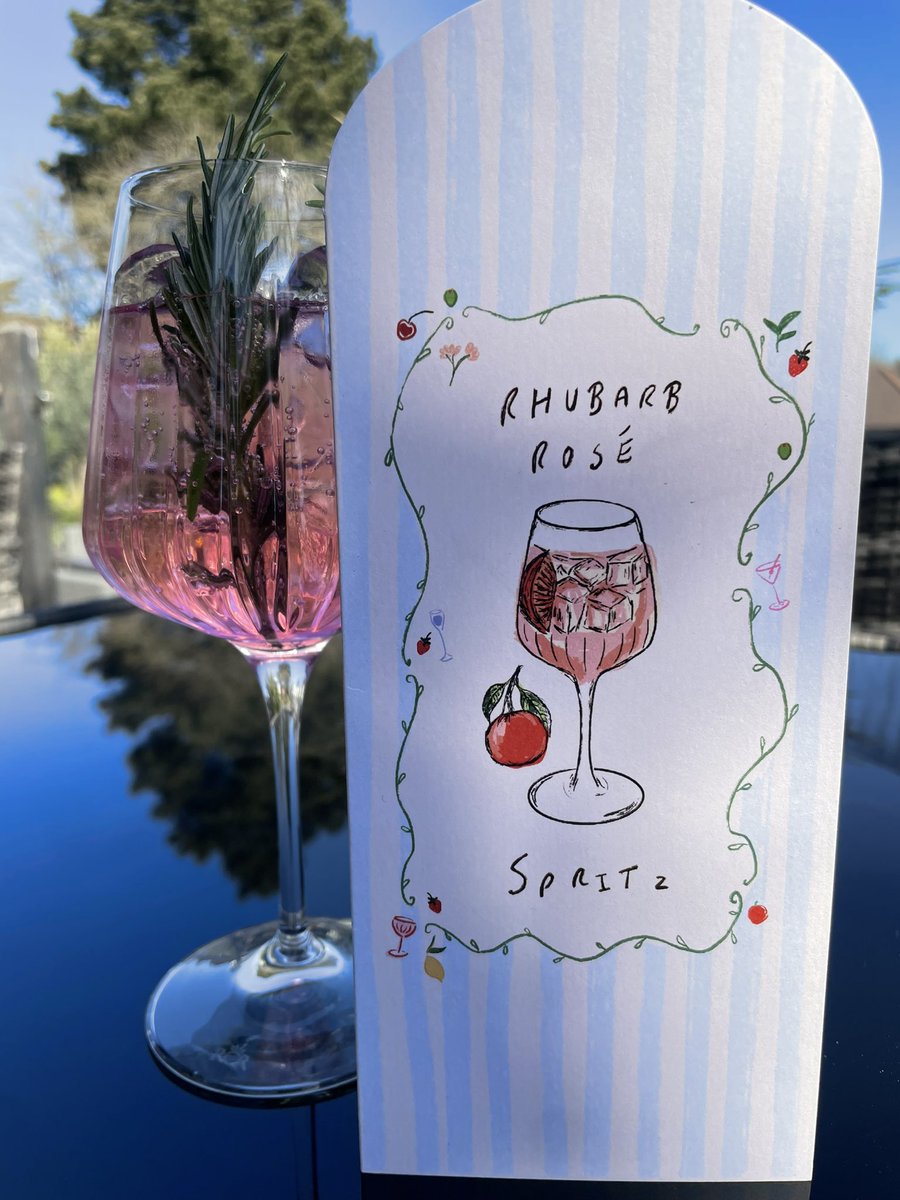 Today is the day ✨ our Spritz menu is officially out ! Come try this amazing Alcohol-Free Raspberry Adrift 🍹

#spritztime🍹 #summercocktails @youngspubs <a href="/caitlinspubs_/">caitlinspubs_</a>