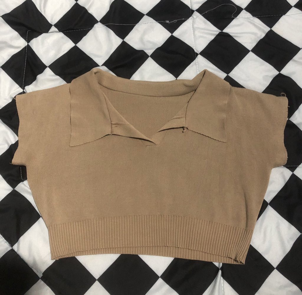 ahnsuay's tweet photo. 50฿ ครอปเอวลอย ใส่แล้วเท่นะ https://t.co/amou5qdyzT