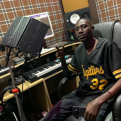 Genius_UG's tweet photo. #NewProfilePic https://t.co/xSBst5oVTB