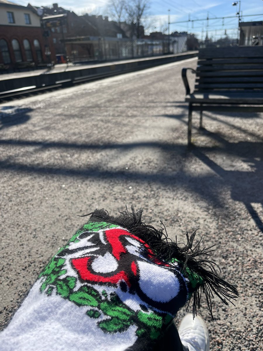 Sol, tåg och seriepremiär #ÖSK