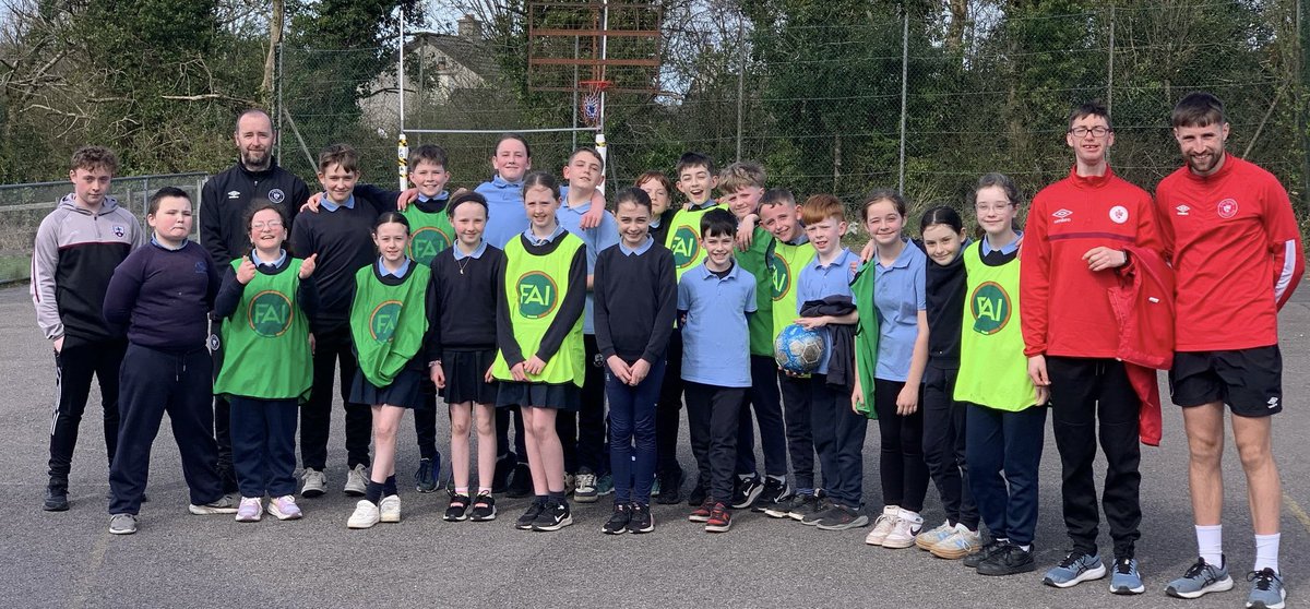 CommunityRovers's tweet photo. Rovers In The Community 🔴⚪️

We had a great morning at St Brigid's National School Drumkeeran with an anti racism workshop and football for pupils ☀️

Huge thanks to all of the children and staff for the great welcome in Leitrim 😀

#Bitored | #Since1928 https://t.co/wEwhK1PFrX