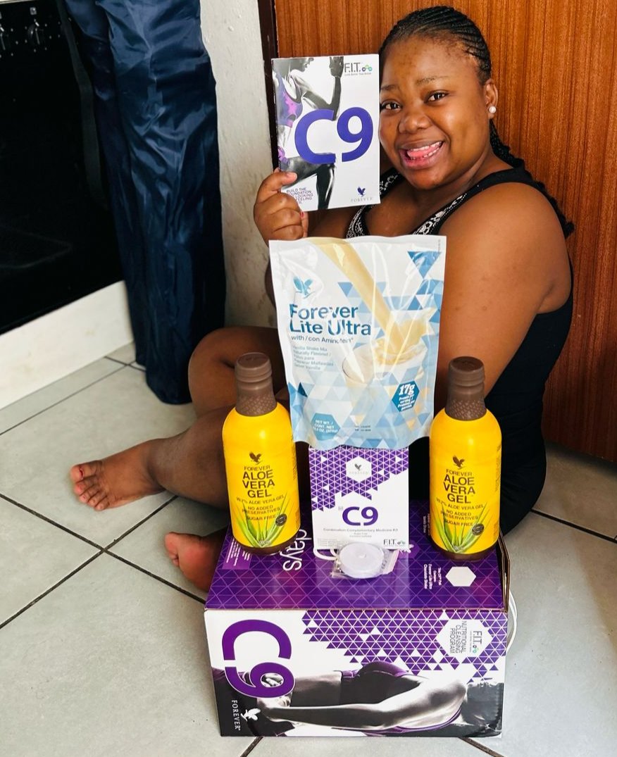 MarloLondiwe's tweet image. I completed my C9 program  🏆🥇t&apos;s a popopopopopo 🎈🎈

My journey, My story.
It was my first time on C9 Program and I did not cheat 💃 it was not an easy journey cz I use to eat pap twice a day 🥺 😭

No more breath in when taking pictures 🙈
#LookBetterFeelBetter 
#c9program