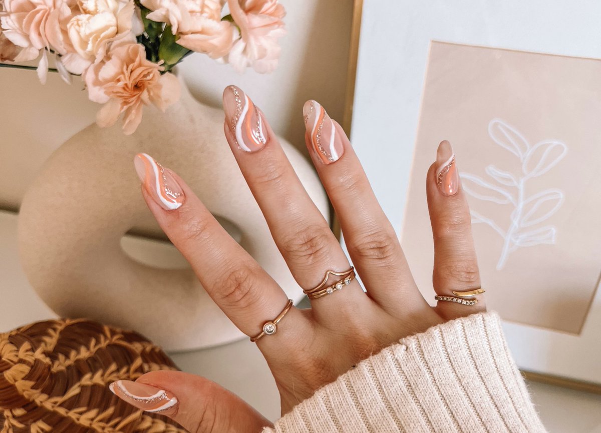 NailsNavv's tweet photo. Sunkissed nails for sunny days. #SummerVibes #nailart #nailsnavv https://t.co/7WZvGkOLmr