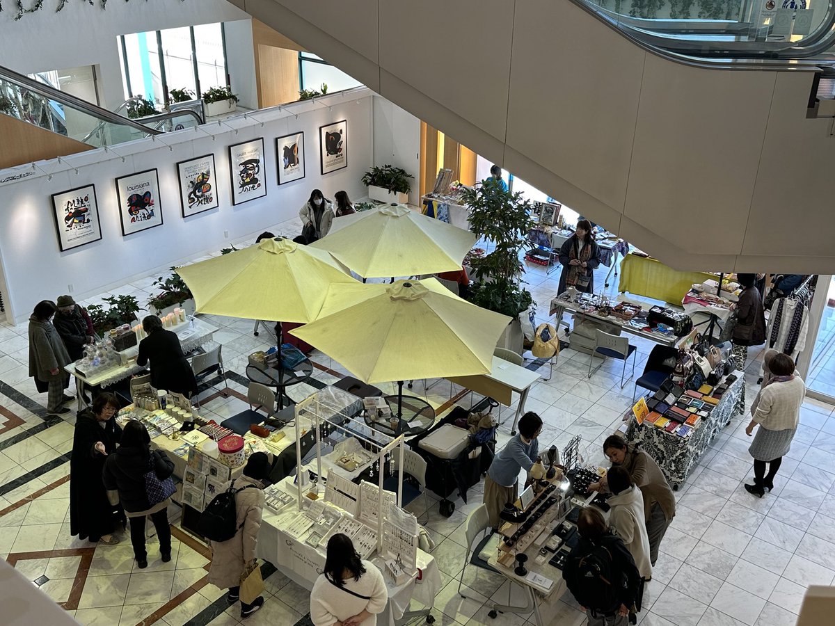 ご要望の多かったスウィング2階光の広場の一般貸し出しをスタートします。正式スタートは5月の予定ですが、4月のご利用に限り一足早く受付をおこないます。こんなこと出来るかな、利用料は？などご相談はお気軽にどうぞ。022-221-6262迄お電話お待ちしております。
#スウィング#泉中央駅ビルスウィング