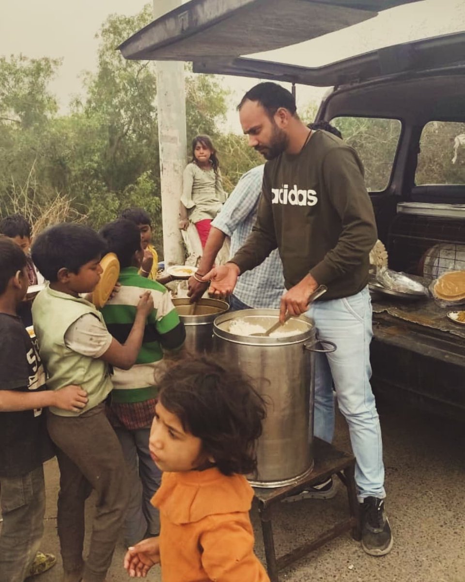 NationalOrgani3's tweet photo. A warm meal, a warmer heart! 
The team at #NationalRehabCenter is spreading kindness, one plate at a time. Because every act of care makes a difference!

#SharingIsCaring #MealsOfHope #NationalNGO #ServingMeals #SpreadKindness https://t.co/X6Xj3ptXK2