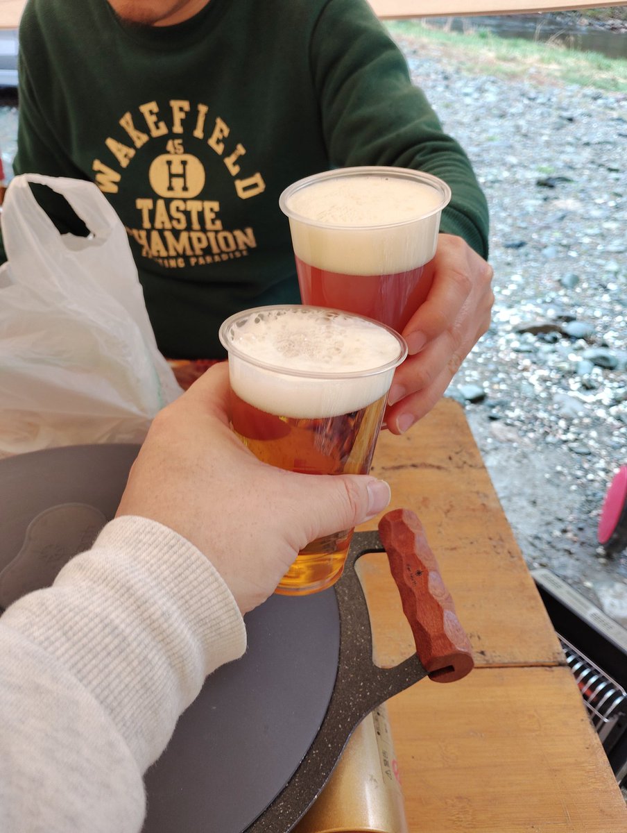 guitarmarkun's tweet image. お花見キャンプは雨で撤収不要のグランピングに変更。サウナはウチらだけで貸切🤭整った～ #comoriver