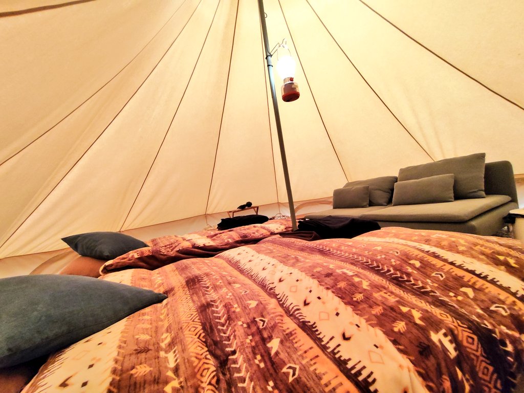 guitarmarkun's tweet image. お花見キャンプは雨で撤収不要のグランピングに変更。サウナはウチらだけで貸切🤭整った～ #comoriver