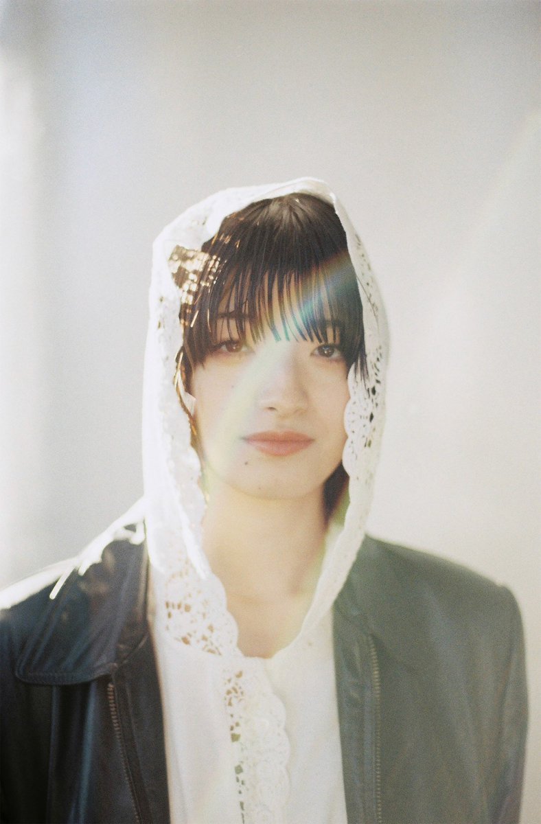 🏷️ お知らせ ①

初の弾き語り音源集「ぺるそな」を
6月11日(水)に配信リリースします☀︎

全3曲、声とアコースティックギターで作りました。
その中から「わたし'」という曲を
5月14日(水)に先行配信します。

🌱

アー写も新しくなりました、
よろしくお願いします :)

Photo <a href="/3ee_/">小財美香子</a>