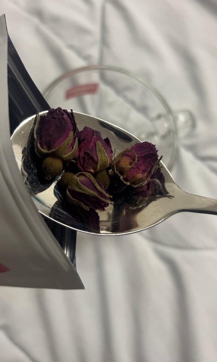 kyrhhhh's tweet photo. Lepas tahu khasiat rose bud tea ni terus rasa nak cuba. Kalau korang nak sihat luaran &amp; dalaman without consume any supplement boleh try minum this tea https://t.co/iei8FpFyWZ

#Leaftea #shopeehaul #raya2025 #Raya https://t.co/37f5DaG9M9