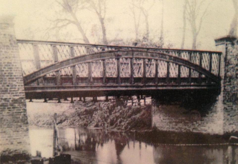 Today marks the 60th anniversary of the London Government Act, that created London's best borough: the London Borough of Redbridge!

Formed of Ilford, Wanstead and Woodford, the name chosen was "Redbridge", named for a red bridge that once connected Ilford and Wanstead. 🧵(1/4)