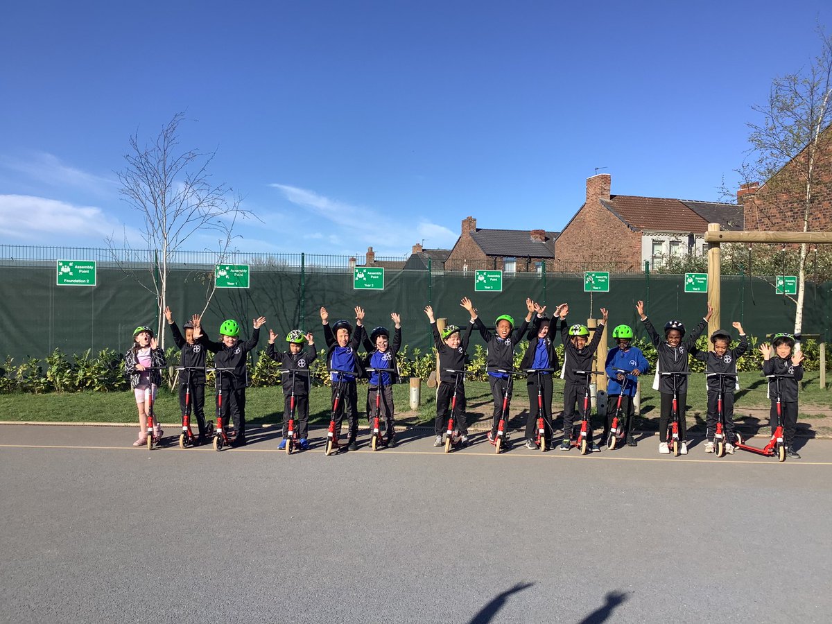 StCuthbertsPri's tweet image. Year 3 enjoying their last week of Skoot School in the sunshine!☀️🛴

Thanks to Kate ❤️
#LSSP 
@Liverpool_SSP 
@LsspKate
