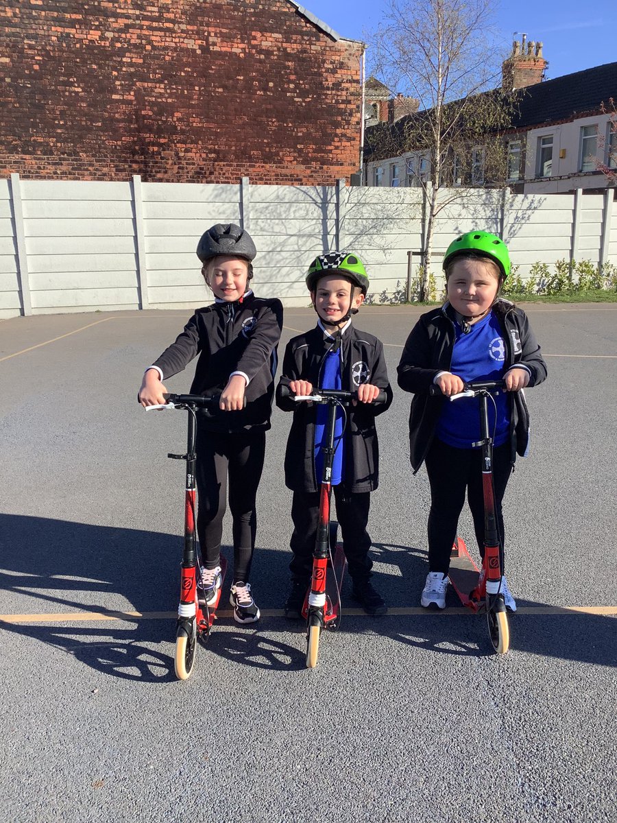 StCuthbertsPri's tweet image. Year 3 enjoying their last week of Skoot School in the sunshine!☀️🛴

Thanks to Kate ❤️
#LSSP 
@Liverpool_SSP 
@LsspKate