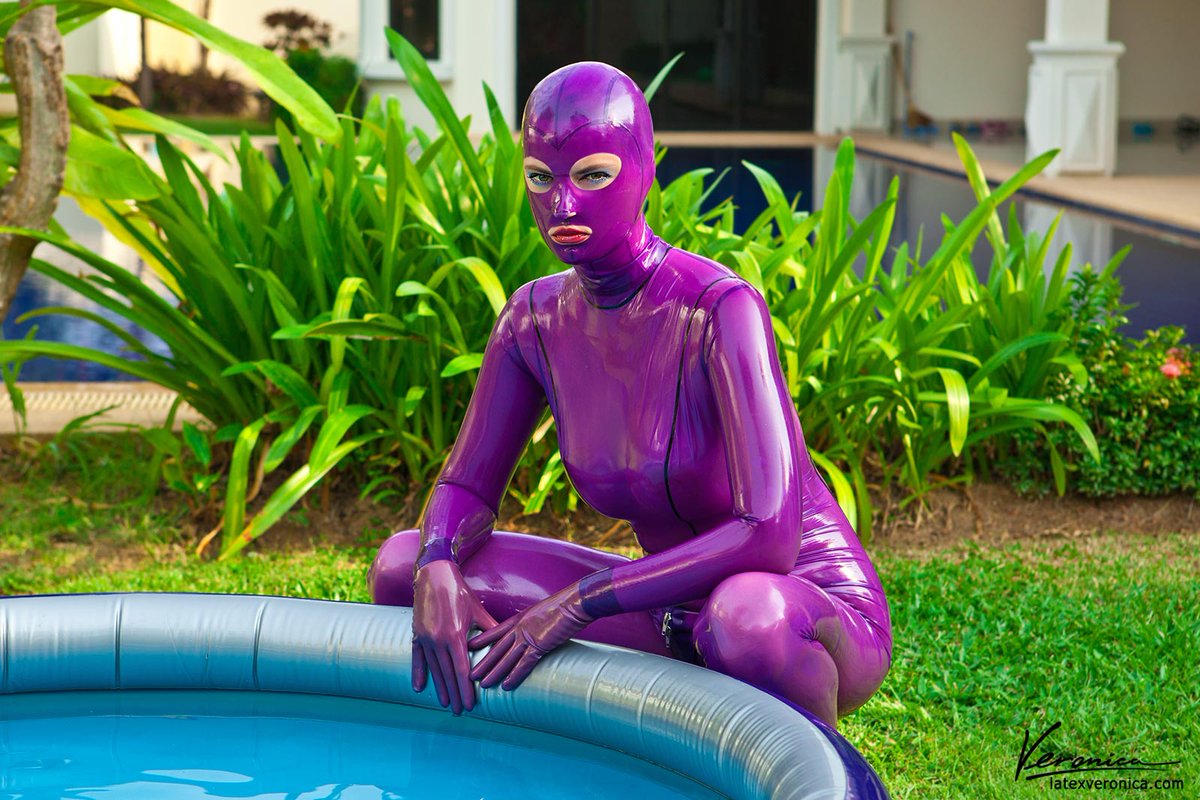 lord_latex tweet picture