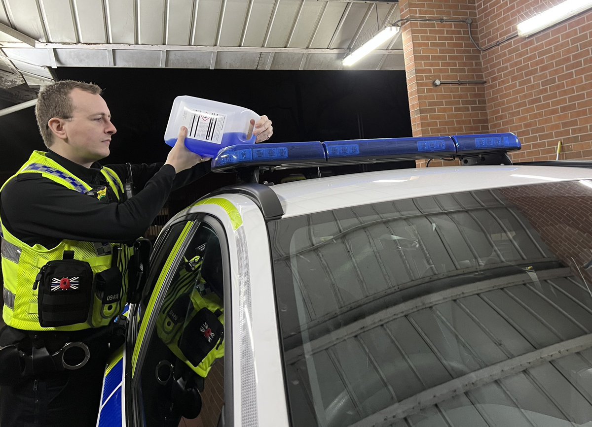 Did you know: Before going on patrol, 999 personnel must ensure their vehicle is in working order.

Checks include topping up the blue light fluid to ensure the emergency lights work.

📸 #999Day’s Founder tops up a police car before going on patrol.