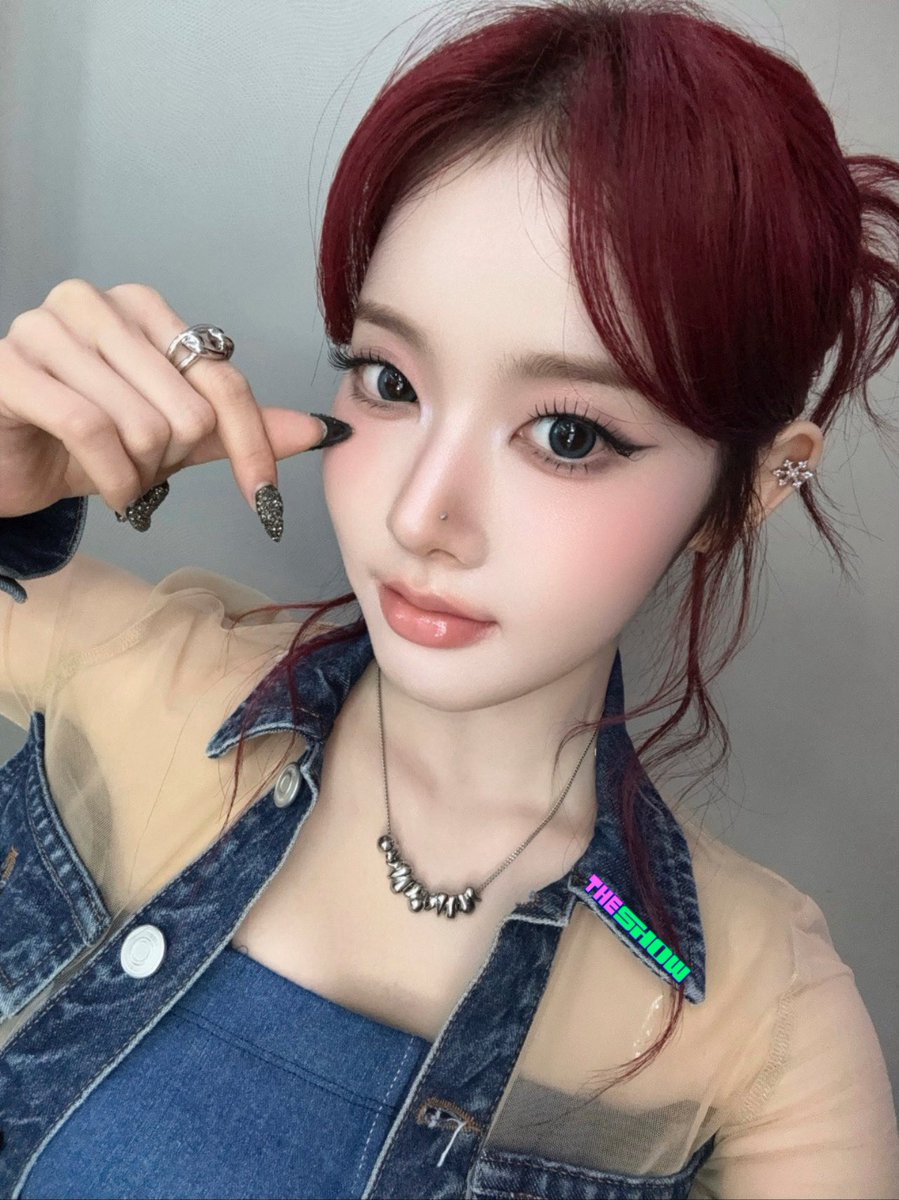 theshow_offcl's tweet photo. [★373회 더쇼초이스 후보①] 
라푼젤이 제일 좋아하는 2025년 노래 'BEBE'
신나는 리듬은 라푼젤이 사는 탑을 무도회 TOP으로 만들어버려
번아웃 올 때마다 번아웃 댄스로 날려버려
머리 길게 베베 꼬아 탑 밖으로 몰래 나갈 때마다
그렇게 신날 수가 없어
#THESHOW #BEBE #STAYC @STAYC_official https://t.co/EdrCLTgr8C