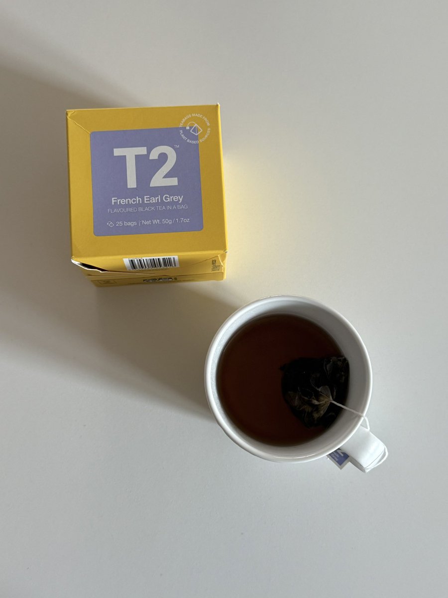 책이 이렇게 빨리 오다니! 그리고 독서회 책이 생각보다 두껍다. 시작해볼까..