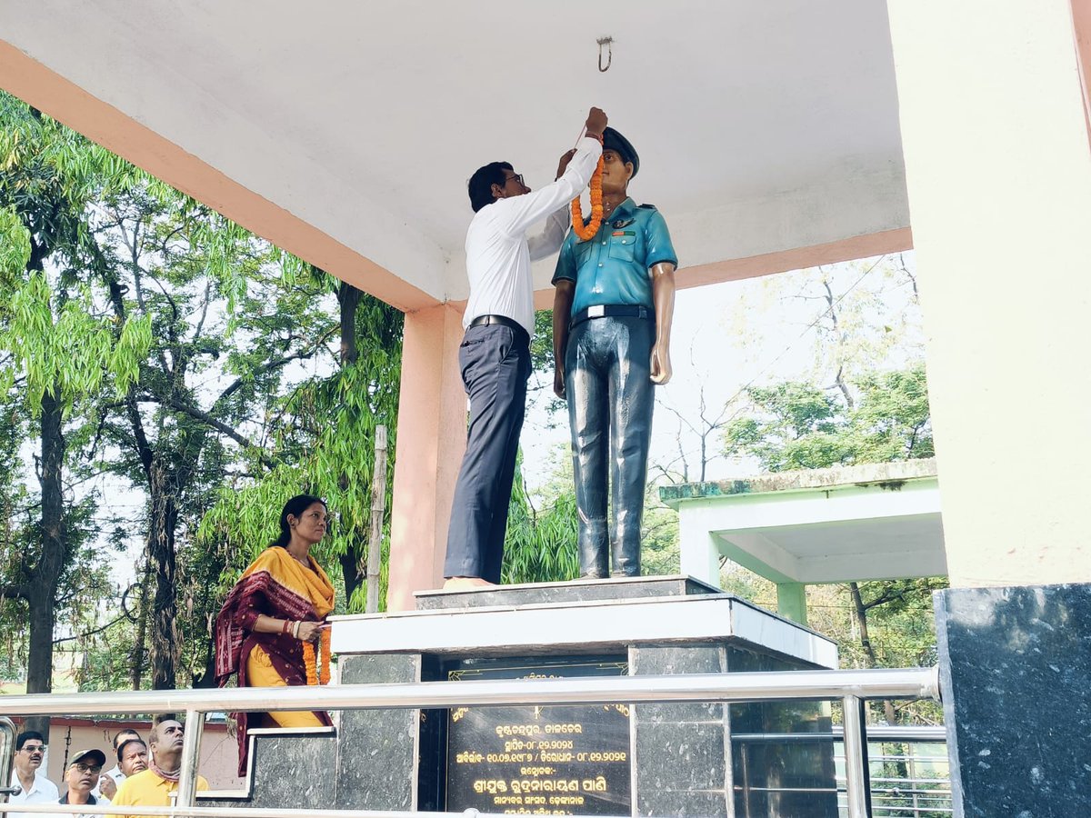 ଉପଖଣ୍ଡ ପ୍ରଶାସନ ଓ ଲୋକ ସମ୍ପର୍କ କାର୍ଯ୍ୟାଳୟ ପକ୍ଷରୁ ଆଜି ଡି.ସି.ଆଇ ଭବନ, ତାଳଚେର ଠାରେ ପବିତ୍ର ଉତ୍କଳ ଦିବସ ପାଳନ କରାଯାଇଅଛି। ପ୍ରଭାତଫେରି ହେବା ପରେ ଏକ ସଭା ଆୟୋଜନ ହେଇଥିଲା।ଉକ୍ତ ସଭାରେ ଉପ ଜିଲ୍ଲାପାଳ ଓ ବିଧାୟକ ତାଳଚେର,  ଉତ୍କଳ ଦିବସର ମହତ୍ତ୍ଵ ଓ ଏହାର ଐତିହାସିକ ପୃଷ୍ଠଭୂମି ଉପରେ ଆଲୋକପାତ କରିଥିଲେ l