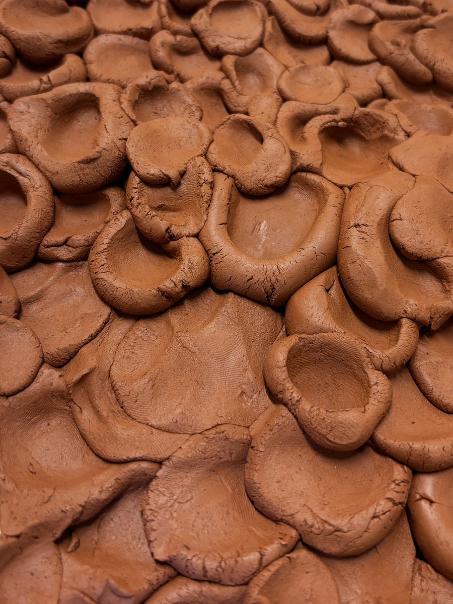 #1%artistique à l’école Soulages

Une résidence de création &amp; résidence de médiation qui permet aux élèves de s’immerger ds le monde de l’art contemporain tout en s’interrogeant sur le patrimoine exceptionnel du quartier, d’explorer leur créativité.

« En Creux » inauguré en juil