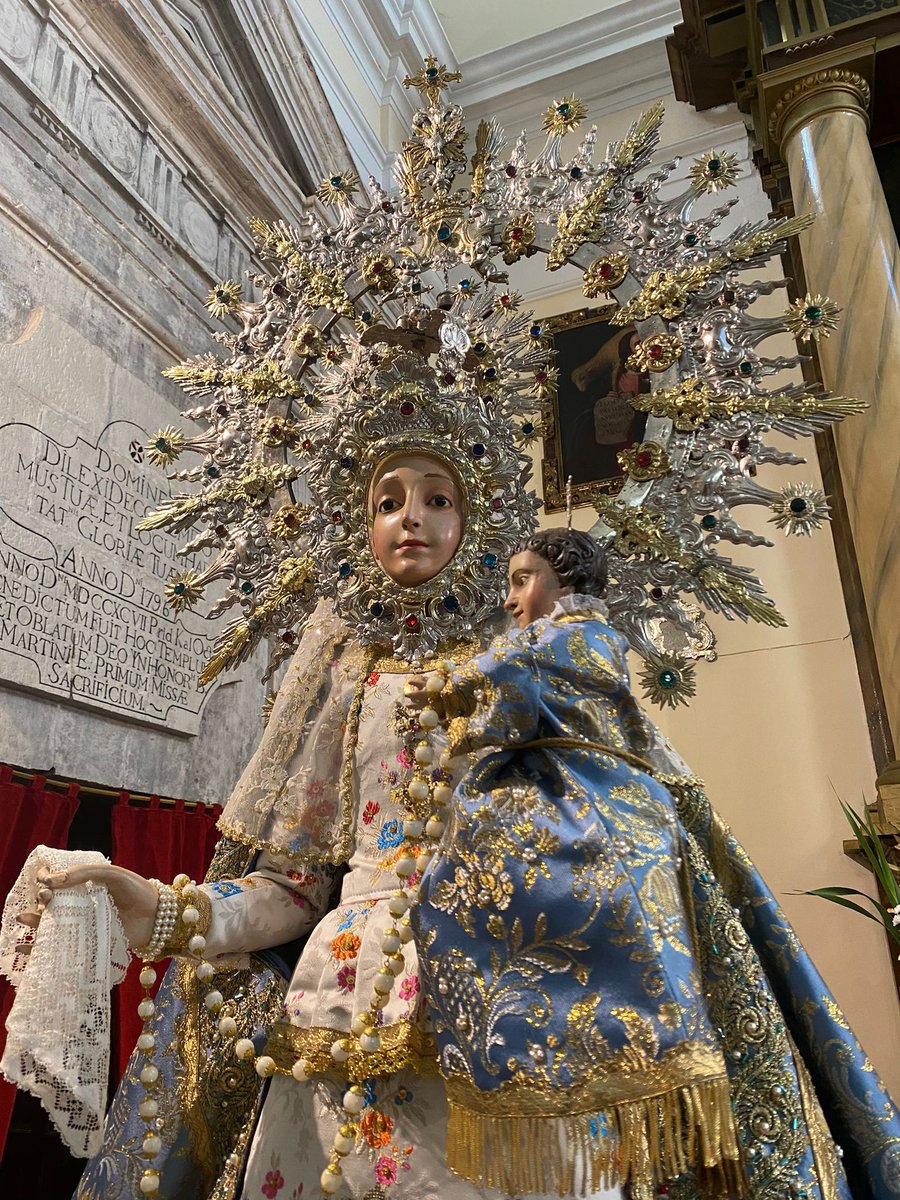 Conoce la majestuosa iglesia neoclásica de San Martín de Tours en Prádena, la cual destaca por su gran tamaño y ubicación.

Alberga la talla de la Virgen del Rosario, patrona del pueblo, además de finos objetos litúrgicos y una colección de lienzos.

<a href="/DipuSG/">Diputación de Segovia</a>
#ProvinciadeSegovia