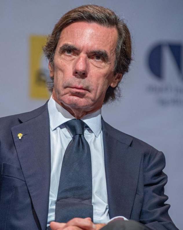 AntnMartnLpez1's tweet image. Este individuo que nos metió en una guerra es quien maneja al PPVOX la cara lo dice todo