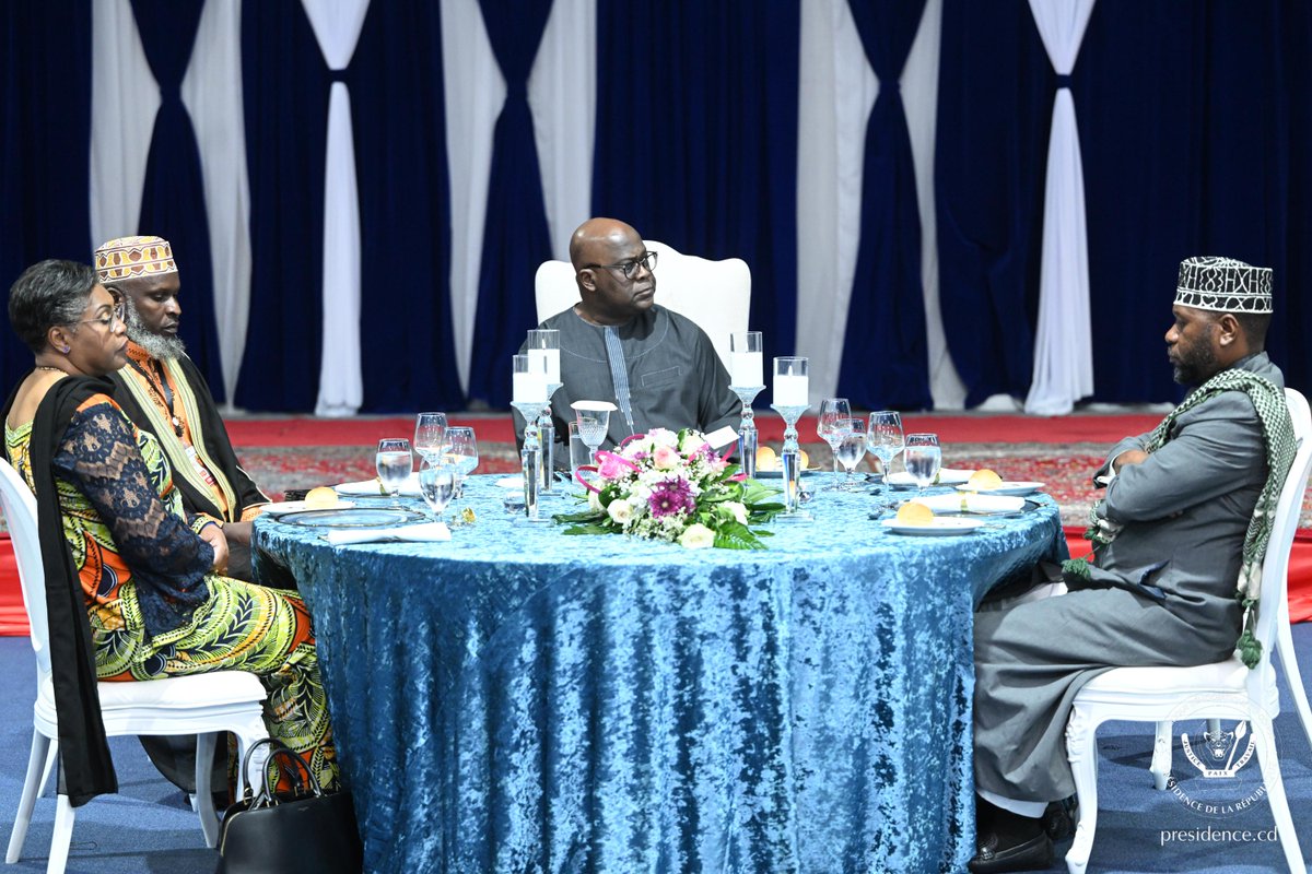 Ce lundi 31 mars 2025, à la Cité de l’Union Africaine à Kinshasa, le Président de la République Félix Antoine Tshisekedi Tshilombo a reçu des représentants de la communauté musulmane de Kinshasa à l’occasion de la  célébration de l’Aïd  el-fitr marquant la fin du Ramadan.

Comme