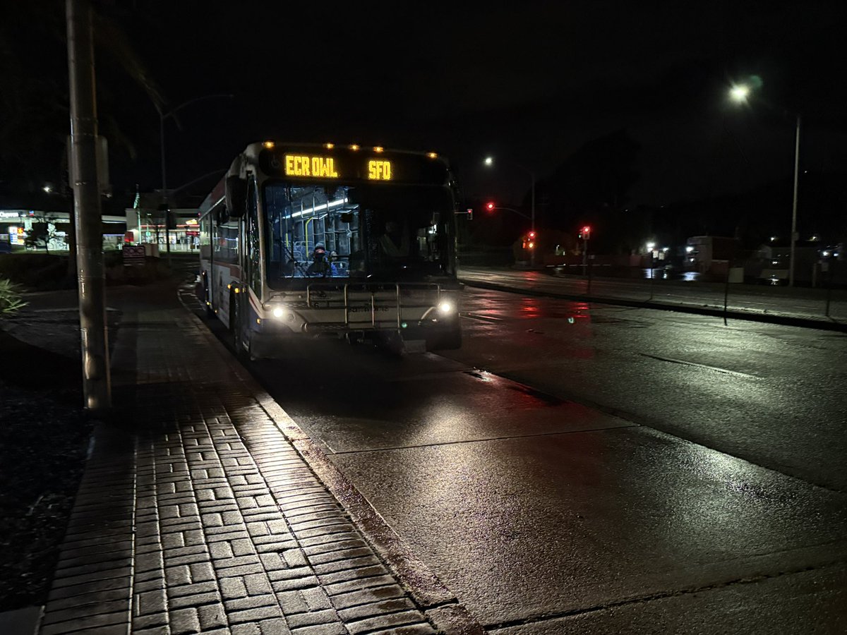 jcb10's tweet image. A 5 a.m. flight to Chicago means taking the 2:30 a.m. #SamTrans Owl bus to SFO!