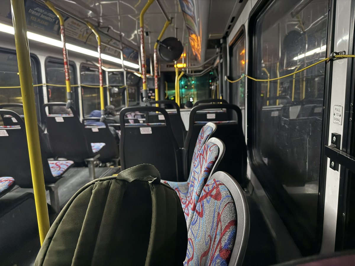 jcb10's tweet image. A 5 a.m. flight to Chicago means taking the 2:30 a.m. #SamTrans Owl bus to SFO!