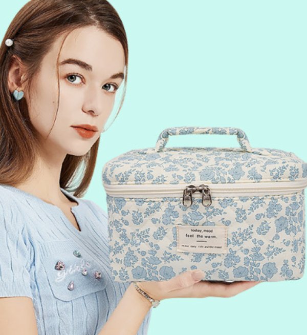 Mrs_Baboon's tweet image. 🌸 Stay organized on the go with this large makeup bag! 💄✨ You can apply your makeup anytime and anywhere, so you can stay beautiful every day. Buy now and travel in style! 🌺💁‍♀️ order.sale/RyTn #MakeupBag