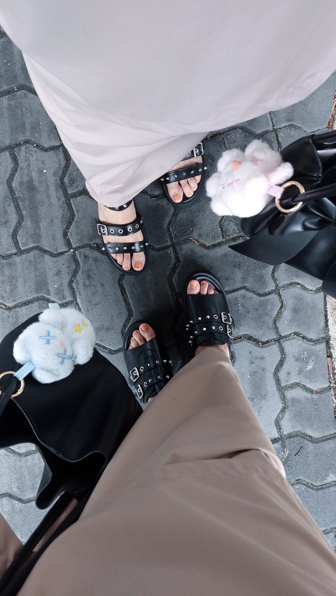 eda_roomies's tweet photo. Raya day 1 🐈‍⬛🐈‍⬛ https://t.co/6WL0YySiBS