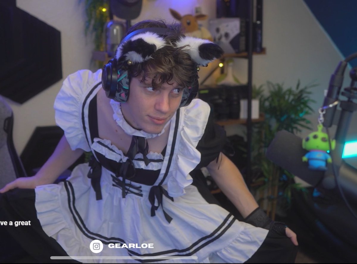 I’m happy to announce I’m quitting streaming to peruse my new startup:

Maids4U 
 
I hope to bring a release date to you guys soon 🧹🧹🧹